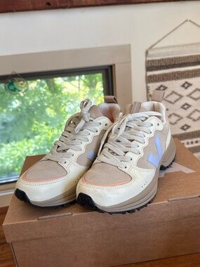 Veja Venturi sneakers
